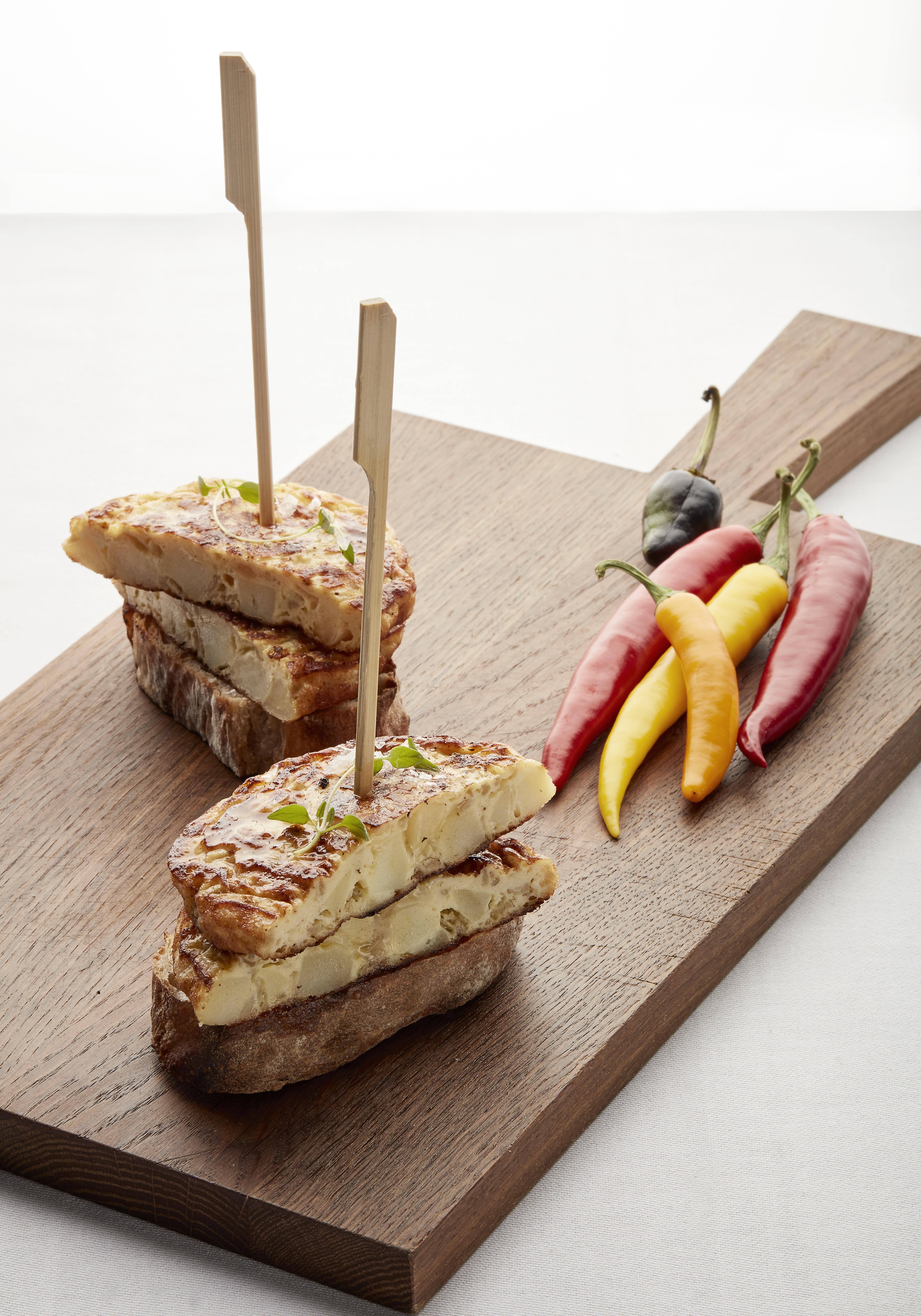 60 Spanish omelettes with potato and onion