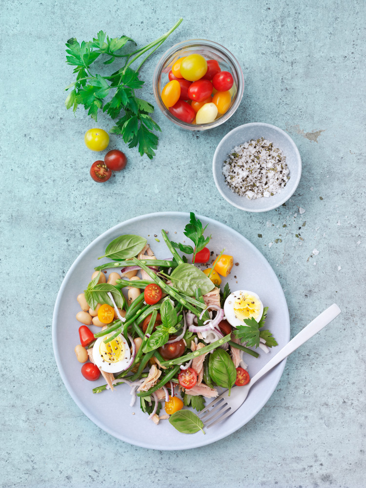60 Boiled and peeled cage eggs (in gas pack)