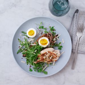 80 Boiled and peeled barn eggs 